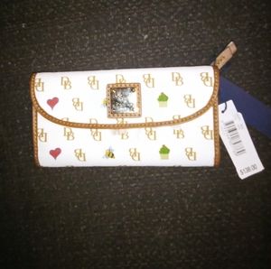 Dooney & Bourke wallet White